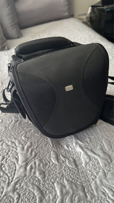 Canon EOS 1200d + acessórios + cartão de memória - negociável