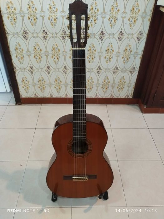 Guitarra acústica Marca Yamaha - Modelo CG-130 A