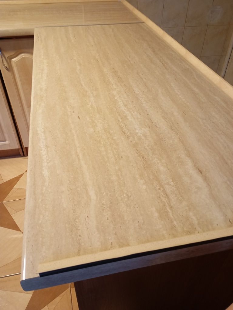 Blat kuchenny Pfleiderer ze zlewem i baterią długość 3,28m, gr. 38mm
