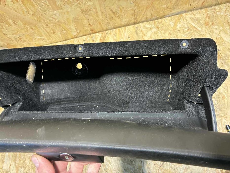 schowek pasażera vw volkswagen passat b5 czarny sprawny