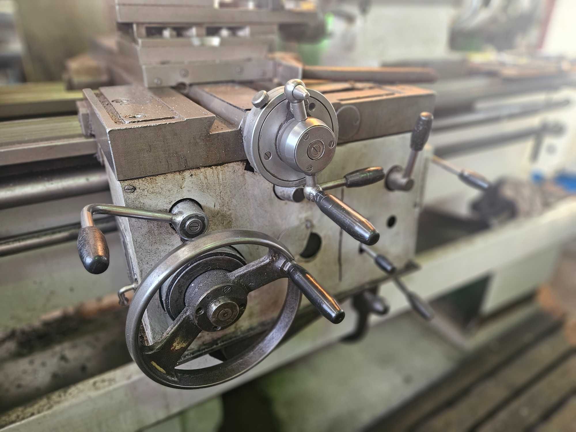 Tokarka TUR – 50Sx1000