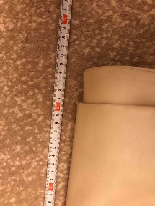 Продам куртку женскую кожаную.