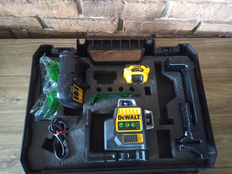 Laser DeWalt DCE 089G, zielony, zestaw 2021 r