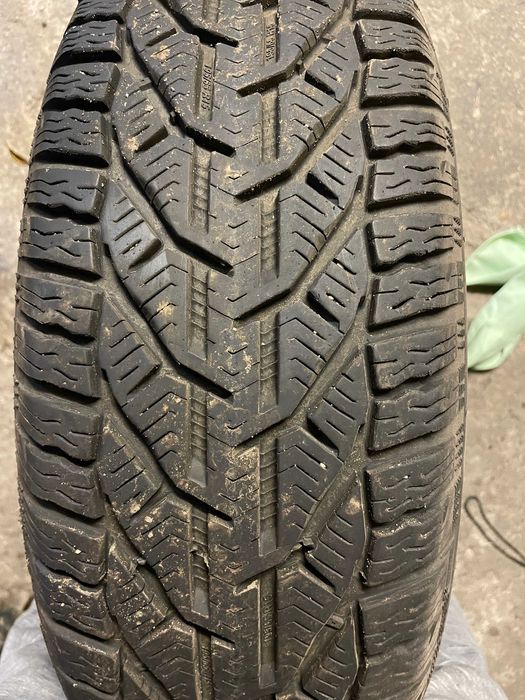 Opony zimowe Kormoran 195/65 r15 91H wraz z felgami