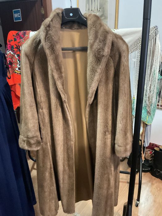 Casaco e gabardine duas peças  comprido 1,14 cm ,discrição abaixo