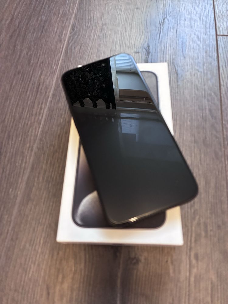 iPhone 15 pro max 256 black titanium