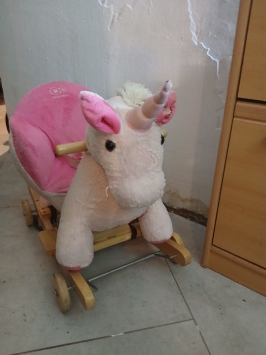 Cudny pegaz jednorożec na biegunach różowy z szelkami 1-2 lata i kółka