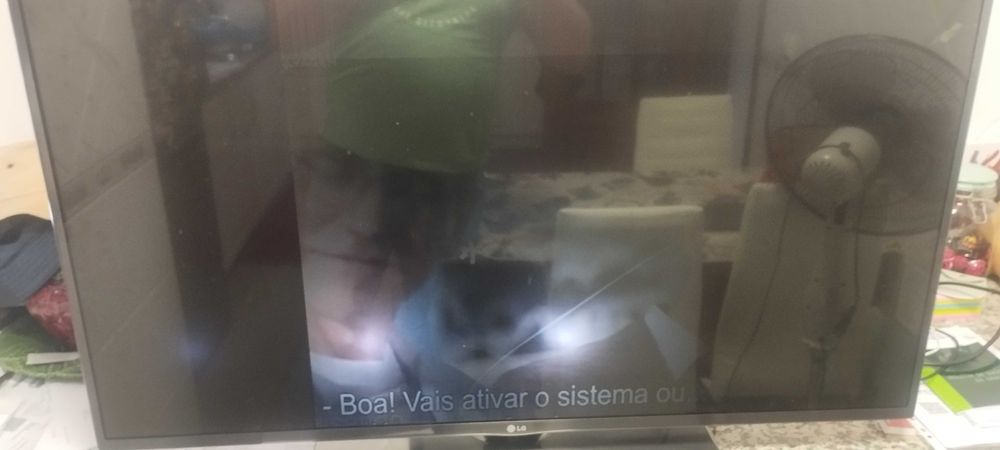 Tv LG 42" (42LF652V) usada para peças