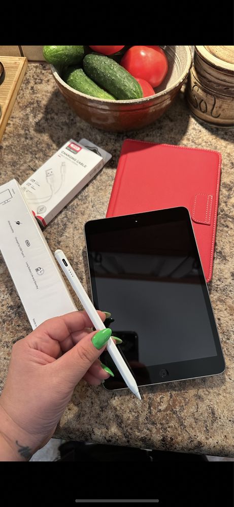 Tablet iPad Apple Retina + nowy rysik - super stan
