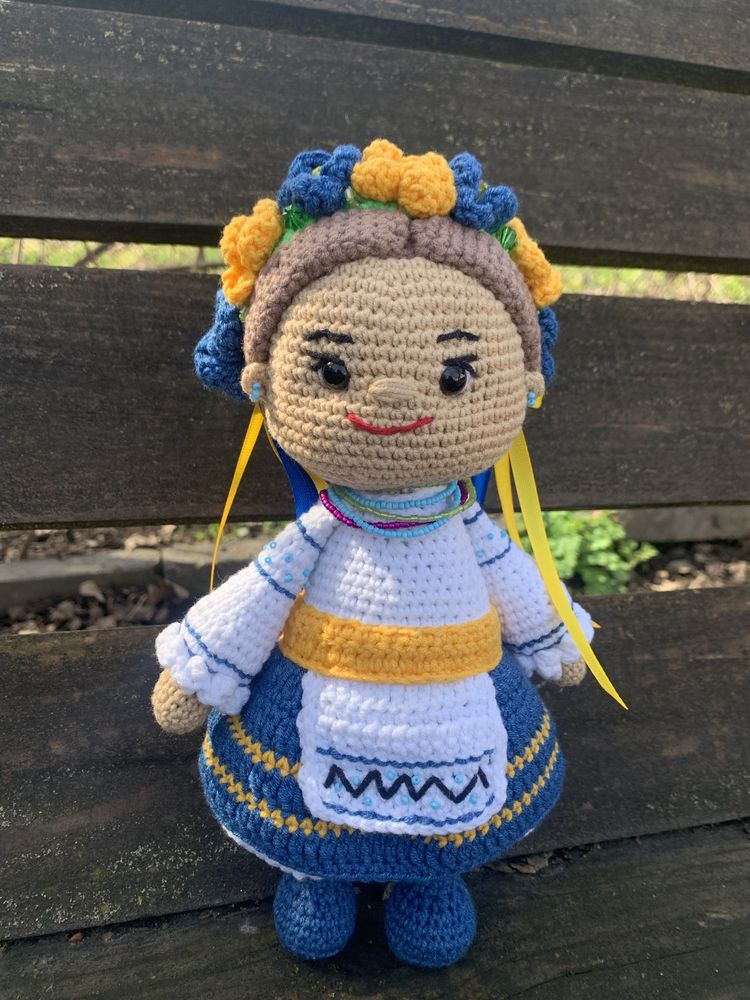 Лялька українка ручної роботи кукла україночка амігурумі