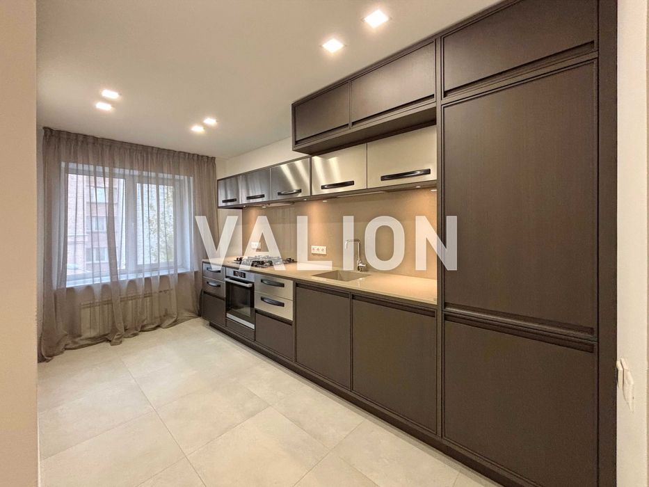 Продаж 3-к квартири, Костянтинівська, 51, Поділ. Без комісії%