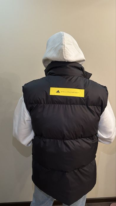 Жилет Adidas by Stella Mccartney