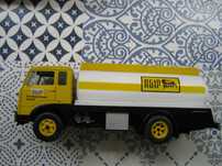 Miniatura de camião Óleo