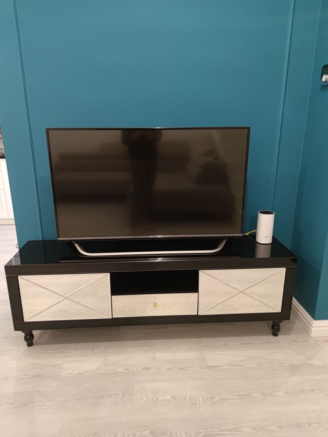 Szafka pod TV marki ELBEM, stan idealny. Szafka RTV