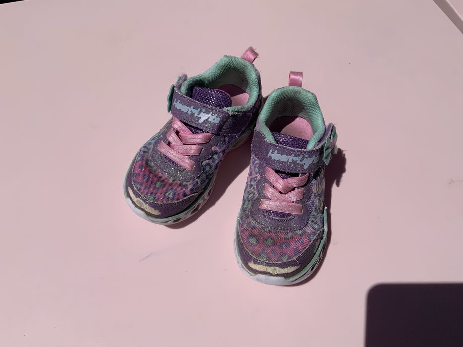 Sketchers r.24 na hulajnogę obdarte