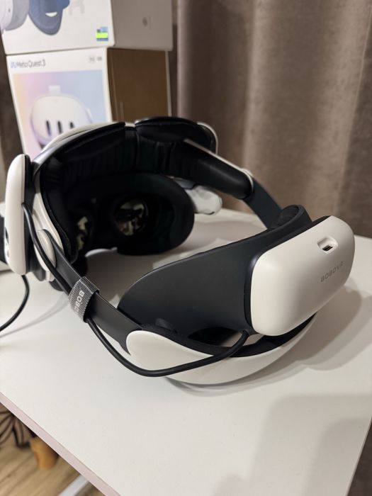 Meta Quest 3 (512GB) у стані нового + преміум-тримач BOBOVR S3 Pro