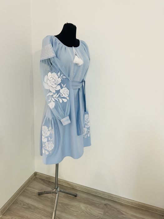 Стильні Вишиті Плаття