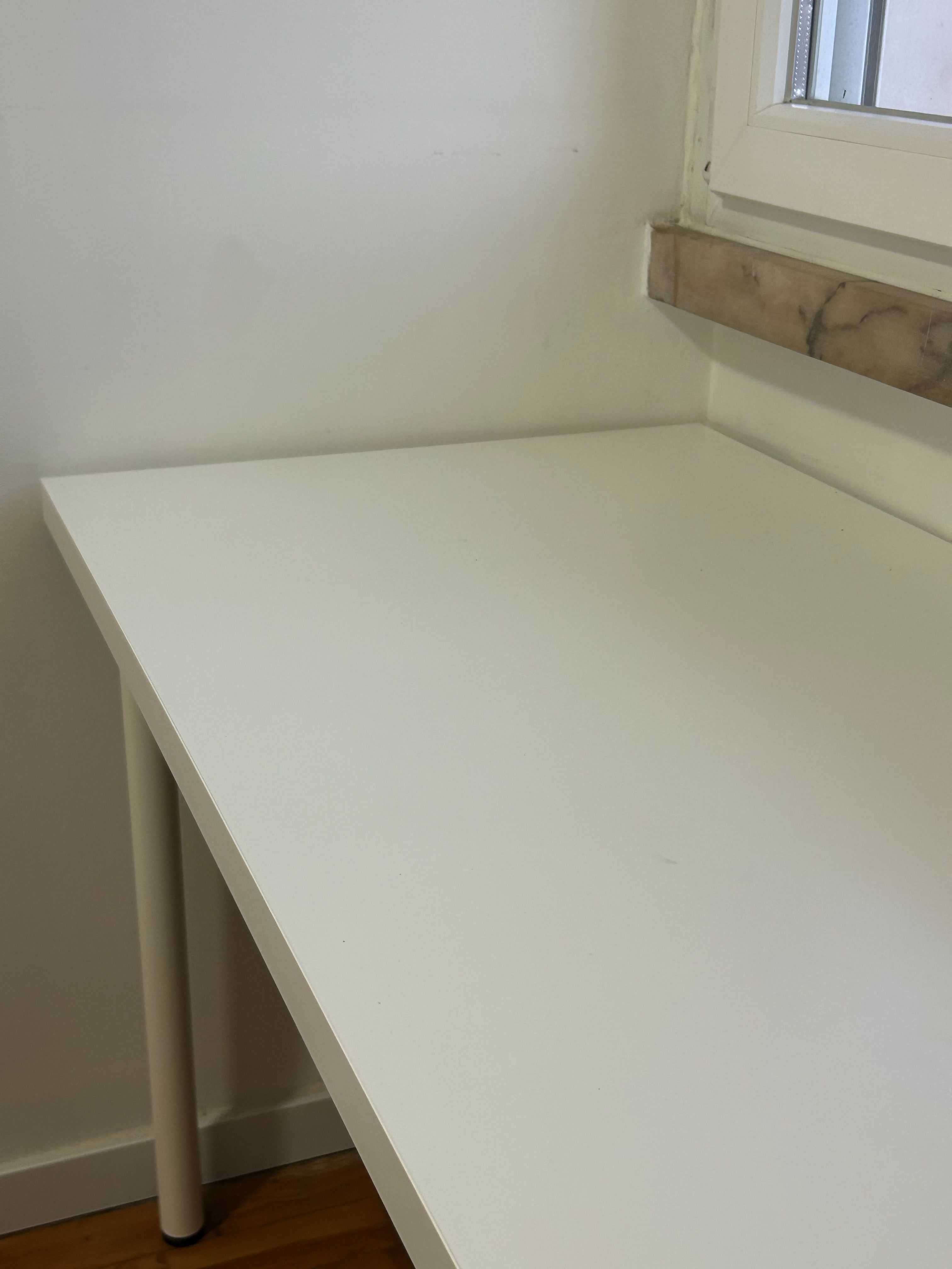 Mesa secretária IKEA