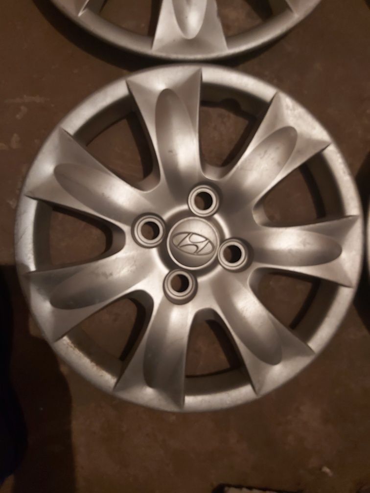 Oryginalne kołpaki Hyundai 14 cali.