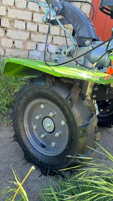 Продам большой бензиновий мотоблок ( новый )