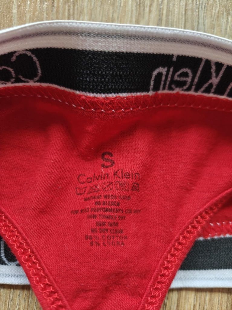 Stringi Calvin Klein