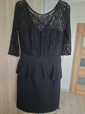 Koronkowa, czarna sukienka z baskinką r.M