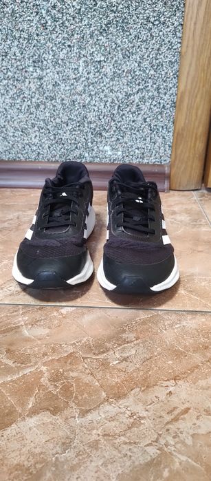 Продам кросівки Adidas