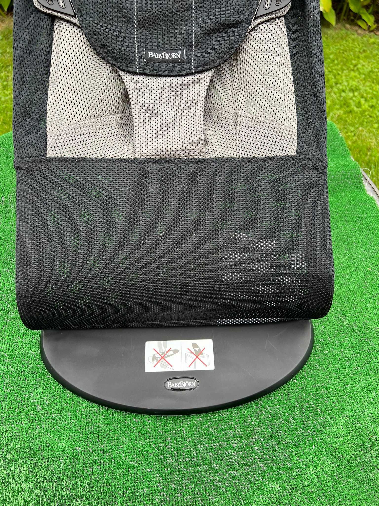 Leżaczek dla dziecka BabyBjorn Mesh