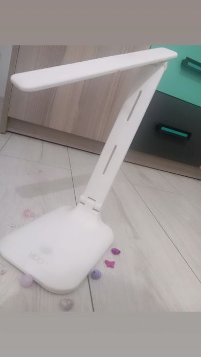 lampka biurkowa używana do lekcji