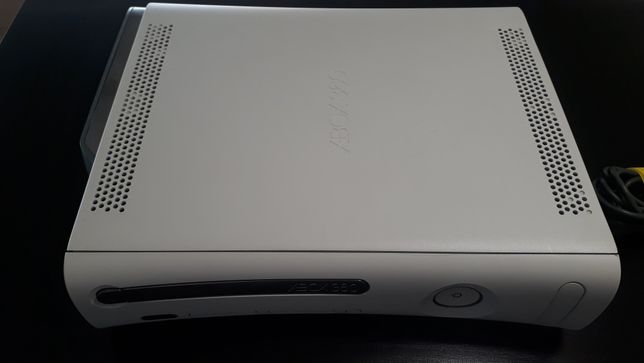 Xbox360 Elite Branca HDMI com comando e 3 jogos