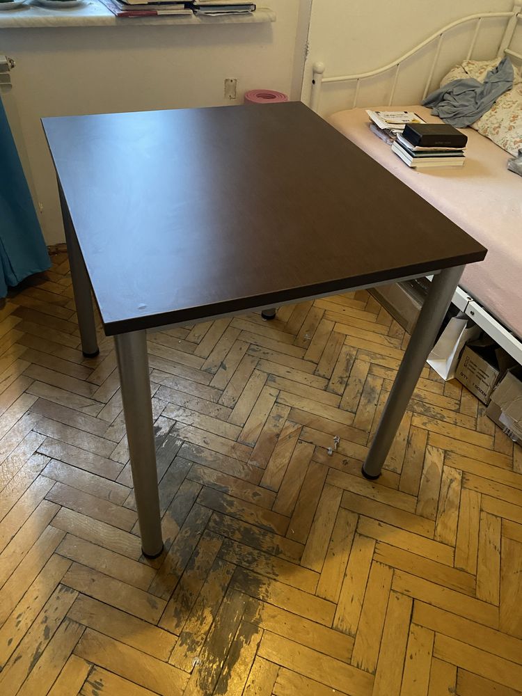 Biurko brązowe solidne w bardzo dobrym stanie