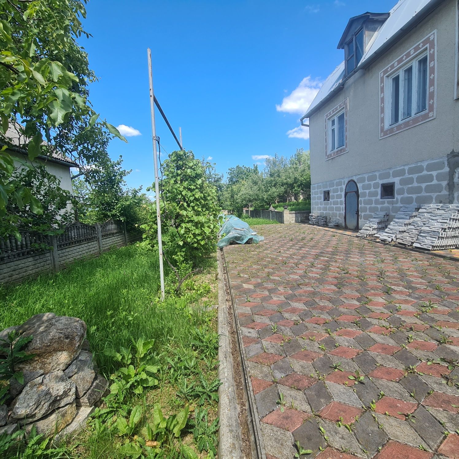 Продається дачний будинок в м.Берегове 1700м від Жайворонку