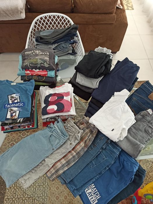 Lote de roupa (mais de 40 peças) meninos - 10-11 anos