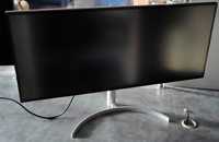 Monitor LG powystawowy