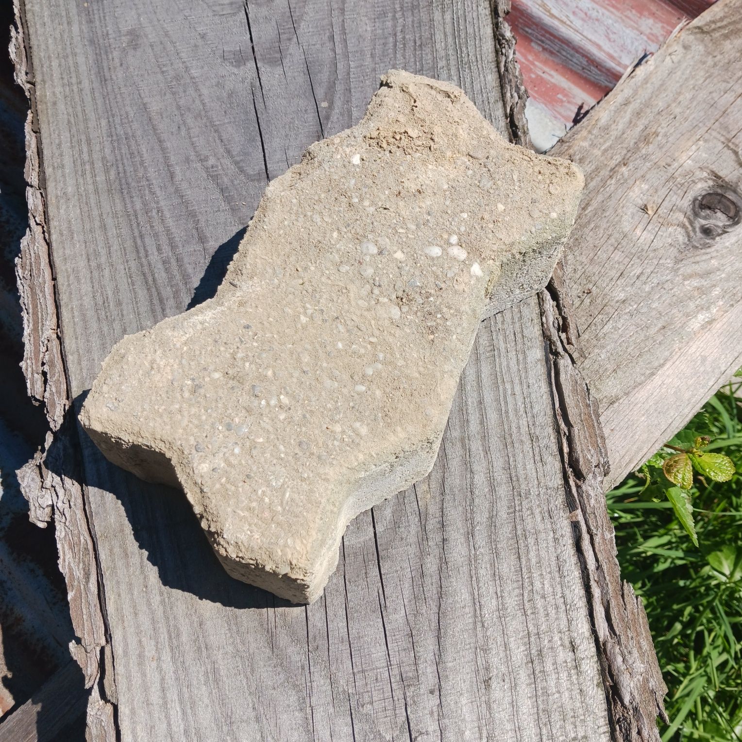 Kostka z rozbiurki