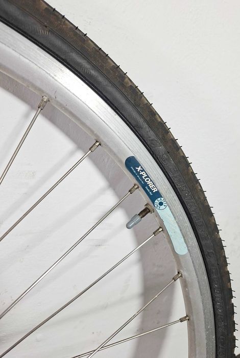 Komplet kół 28 cali shimano stx Qr szybkozamykacz 8rzędowy srebrne