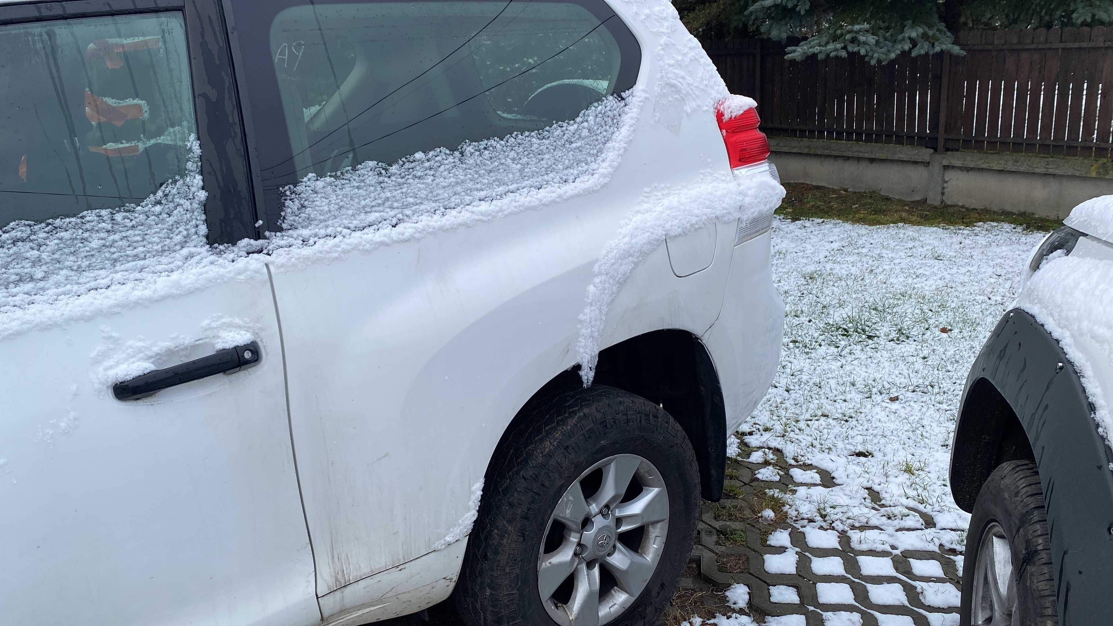 Toyota Land cruiser 150 błotnik bok próg 3 drzwi