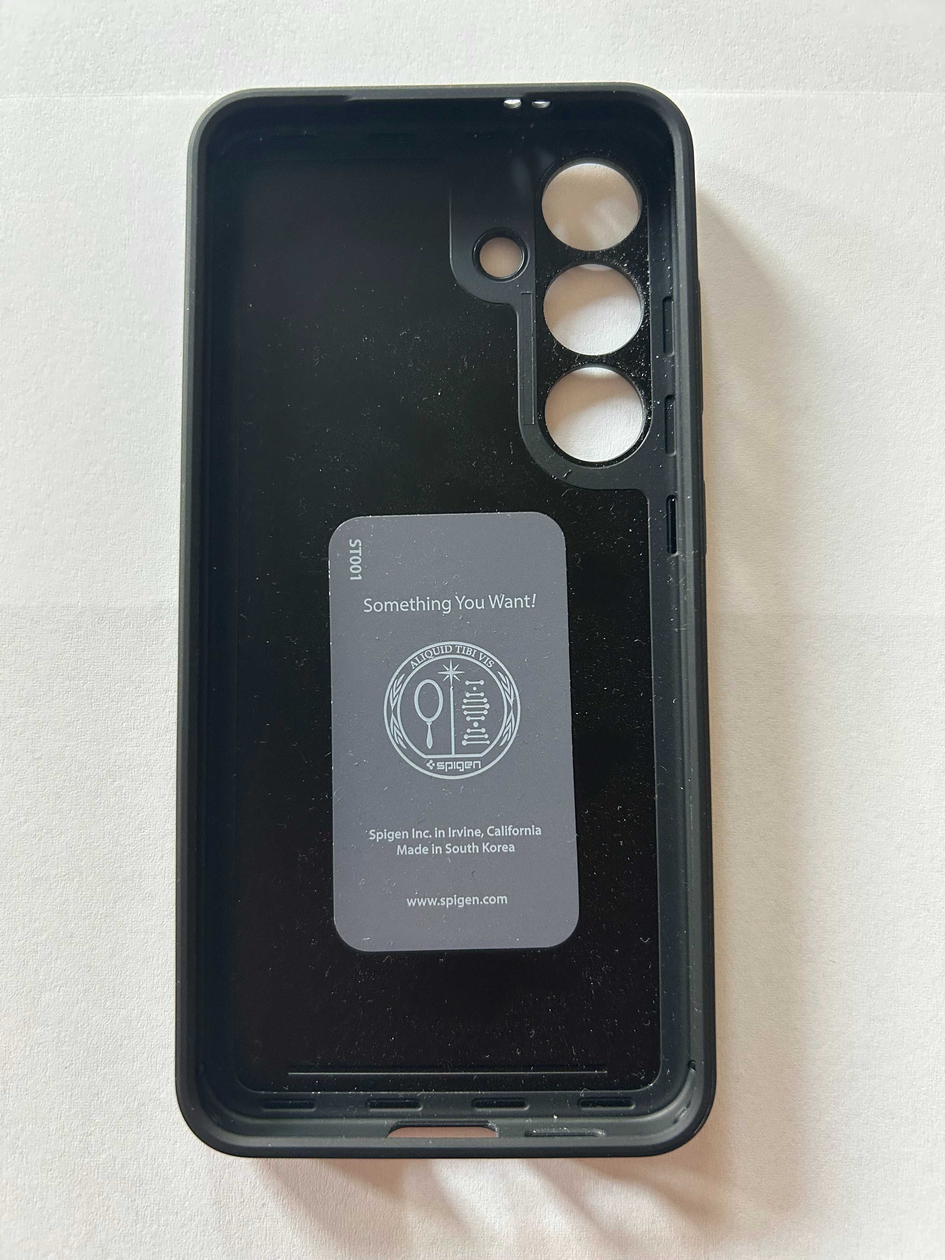 Etui Spigen Thin Fit do Galaxy S24, czarne
