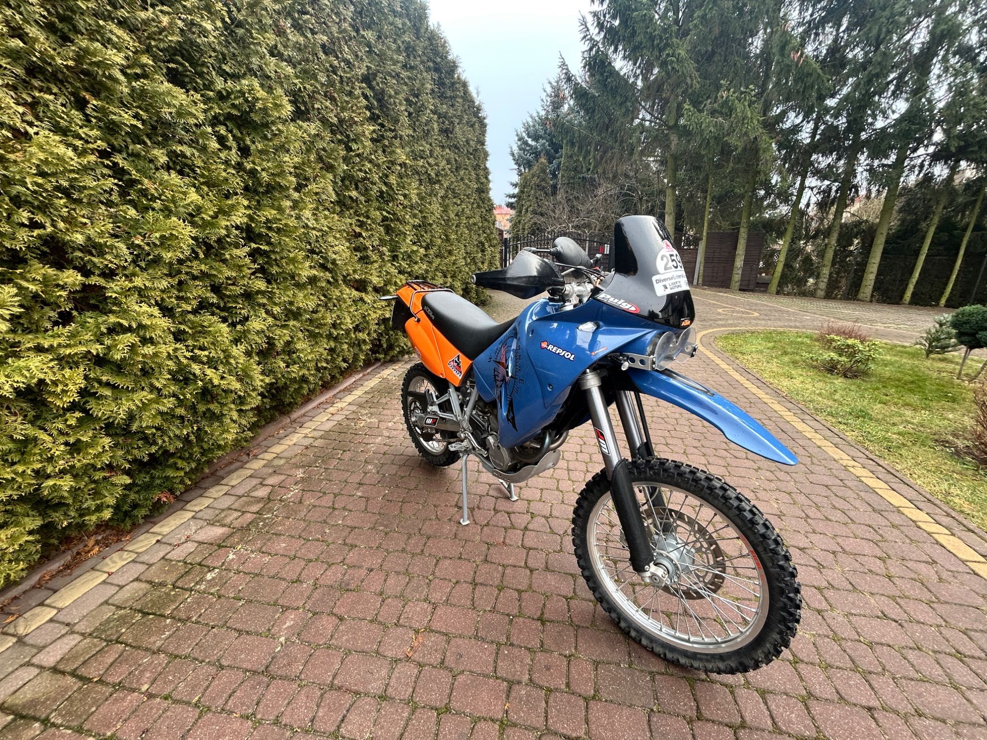 KTM 640 adventure