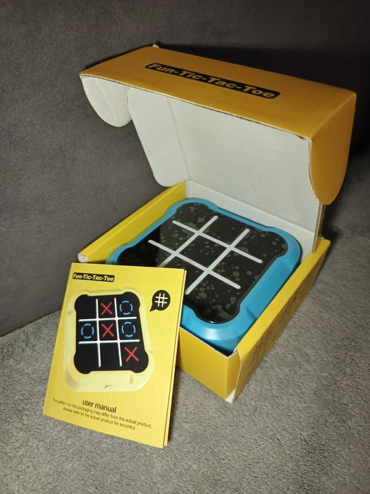 Портативна електронна гра в Хрестики-Нулики