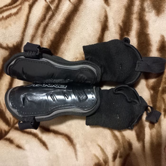 Щитки футбольні Stanno