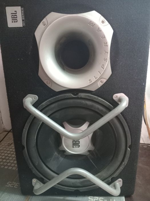 Продам сабвуфер JBL GT5-1204BR б/у