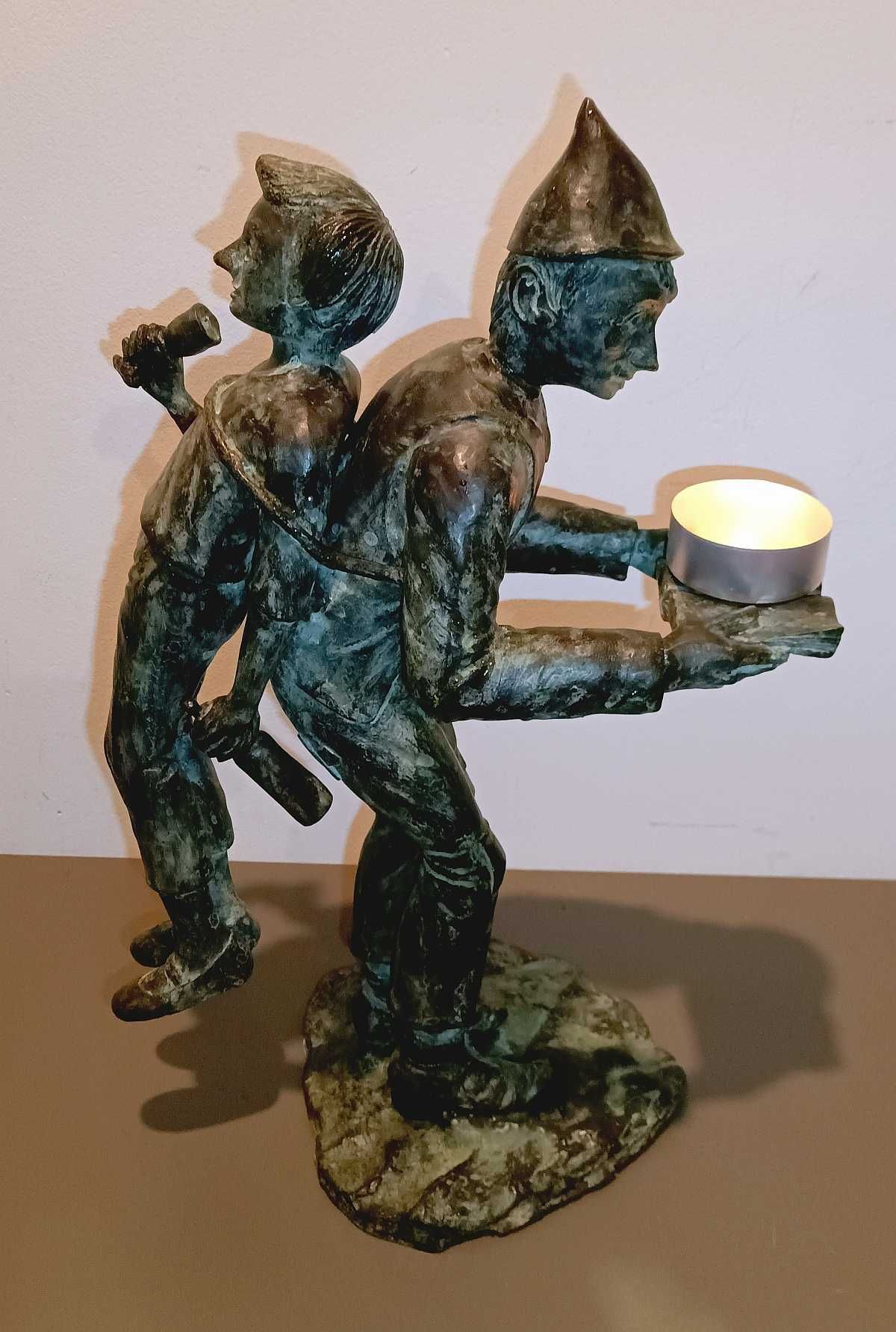 Dariusz Miliński Rzeźba "Pojedynek gigantów" 2010, brąz, 41 cm