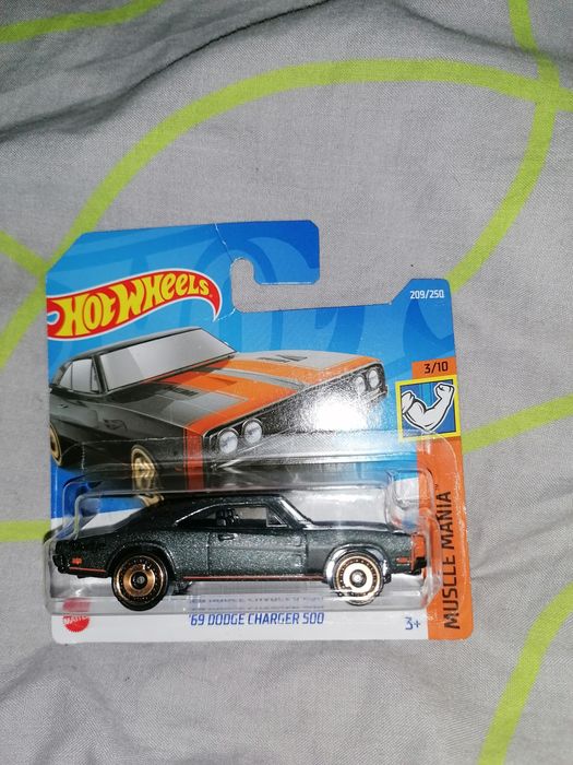 Продам машинки, отличный подарок ребёнку.