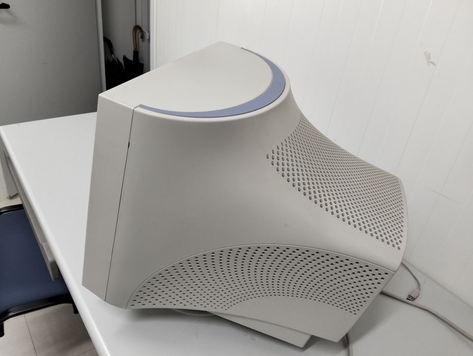 Monitor CRT syncmaster 957MB