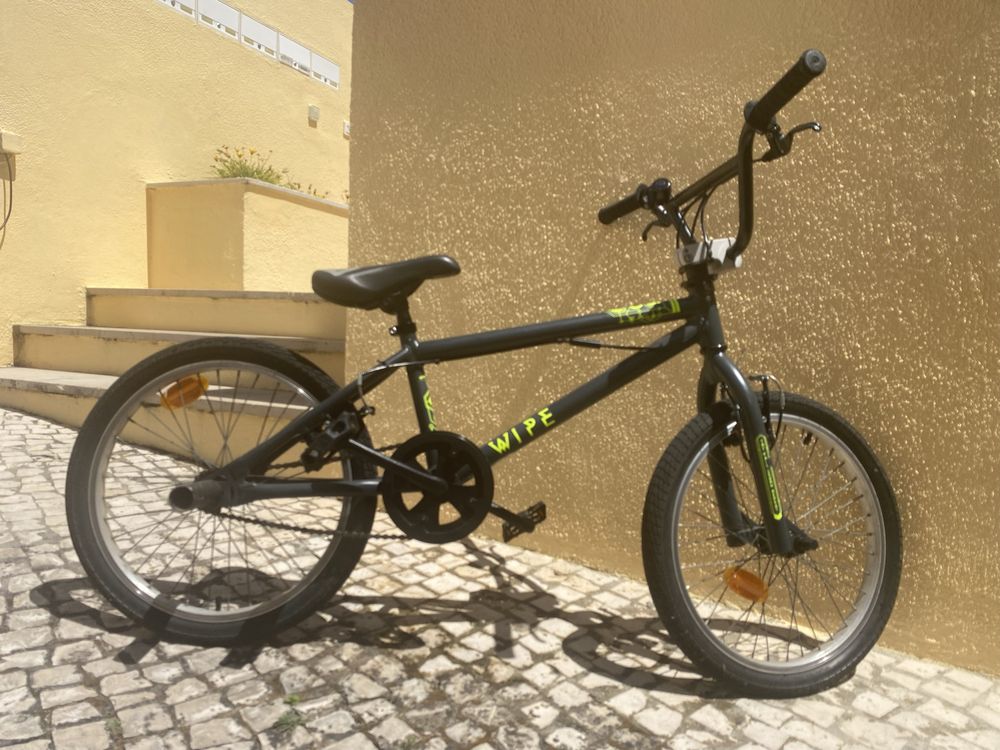 Bicicleta BMX WIPE