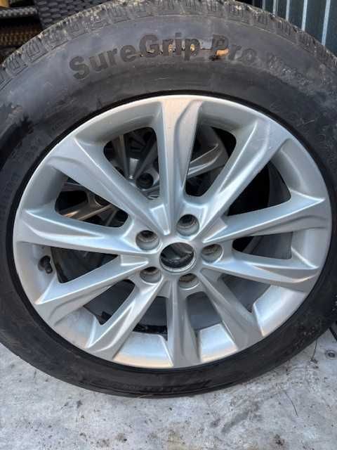 Felgi z oponami zimowymi Ford 205/55 R17