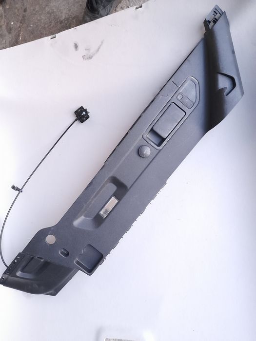 Ford Focus mk4 kombi prawy lewy plastik oslona bagaznika