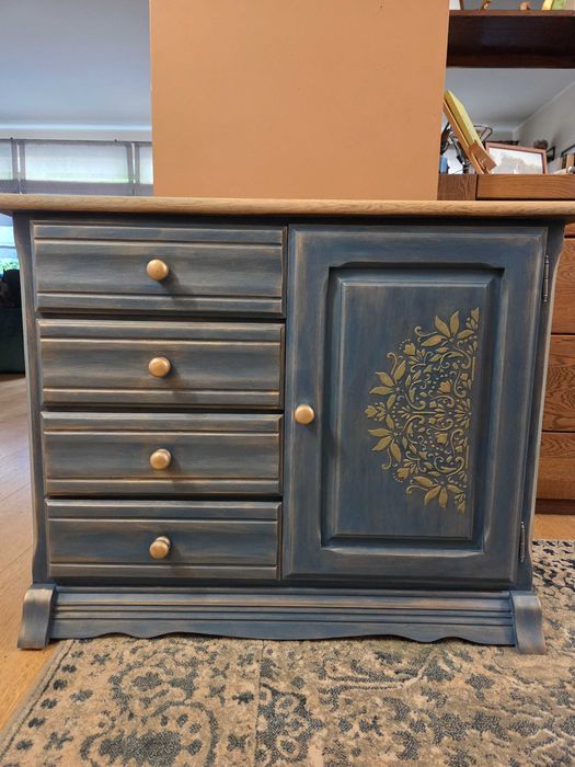 Komoda/ szafka drewniana po odnowieniu