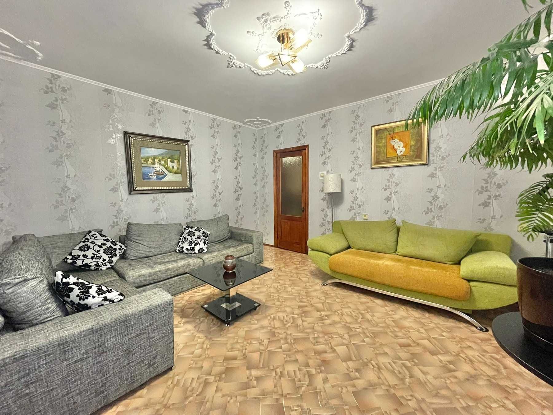 3-комнатная квартира на Поселке Котовского с мебелью и техникой!